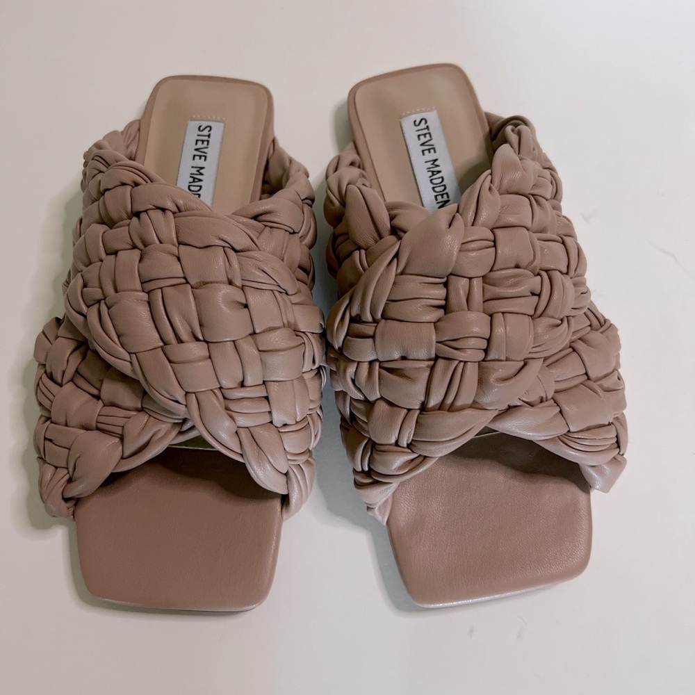 Steve Madden Marina sandals NWOB size 6